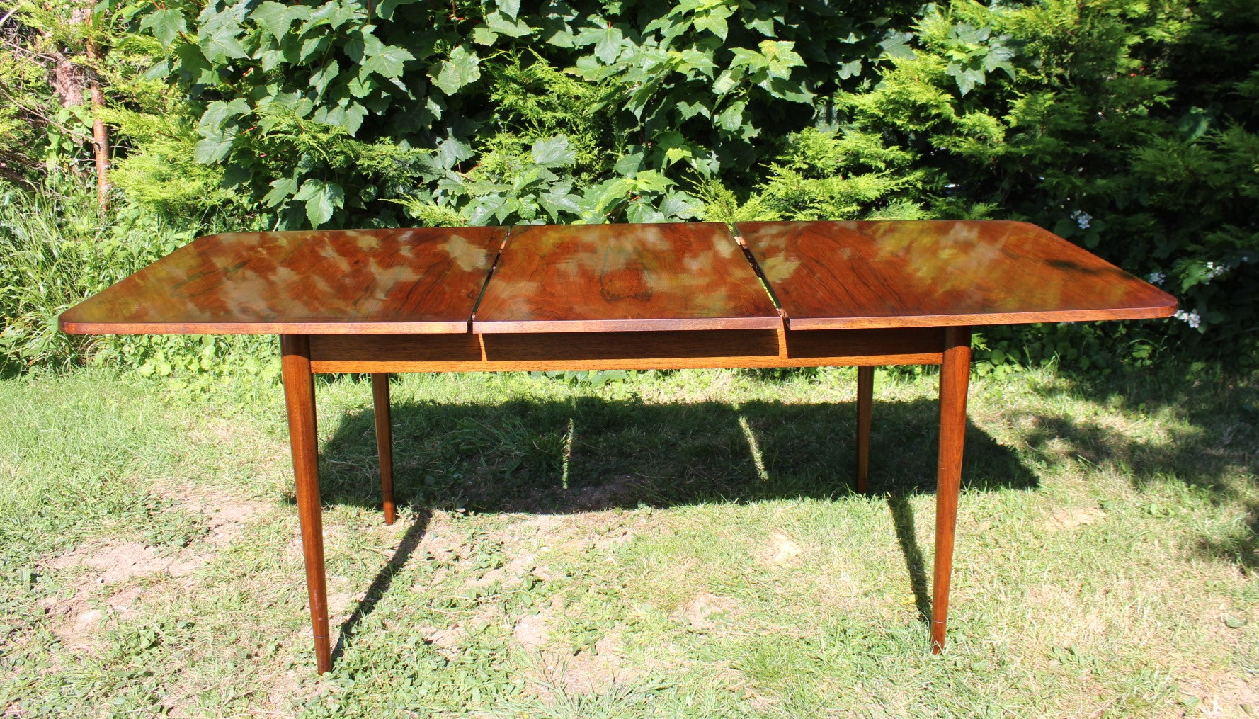 Archie Shine Hamilton Dining Table and matching chairs – Mid-Century design by Robert Heritage