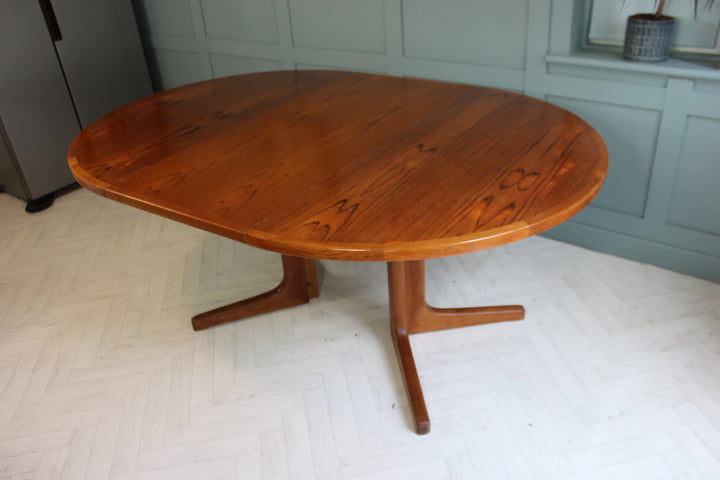 Stylish Scandinavian Dining Table
