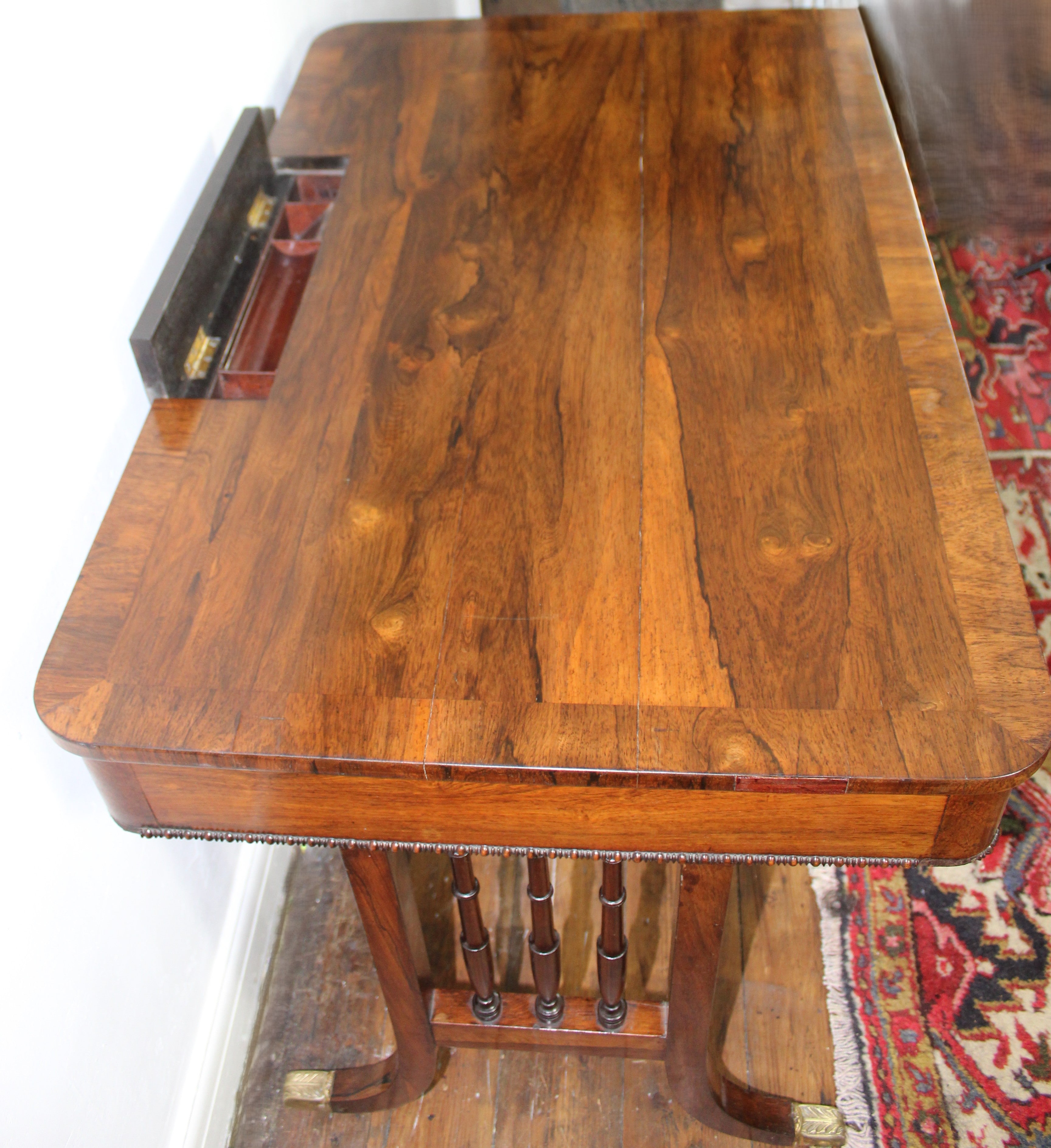 Antique_gillows_writing_table