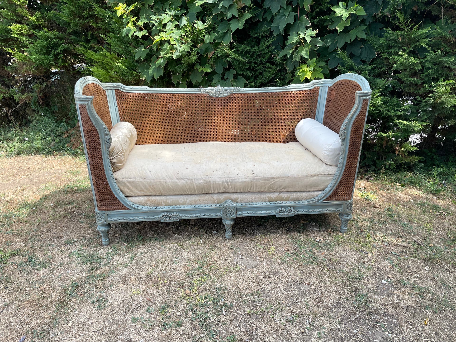 French Louis XVI Style Painted Cane Day Bed - Canapé Corbeille