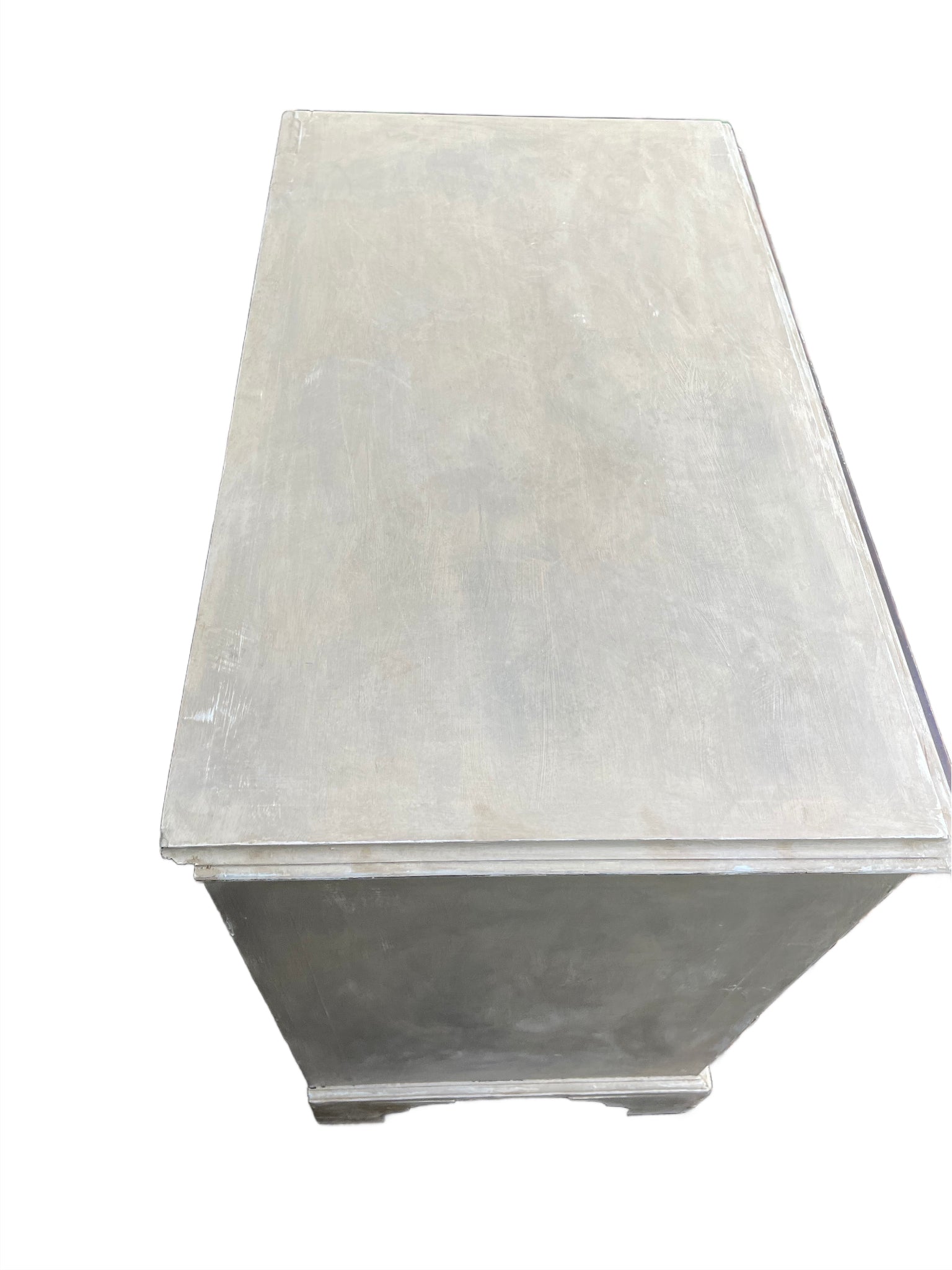 Painted_Victorian_chest_of_drawers_by_Howards_Roberts_London