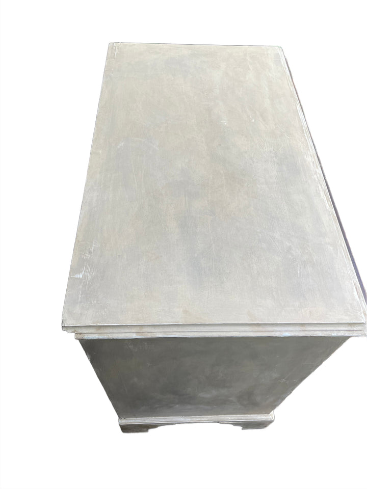 Painted_Victorian_chest_of_drawers_by_Howards_Roberts_London