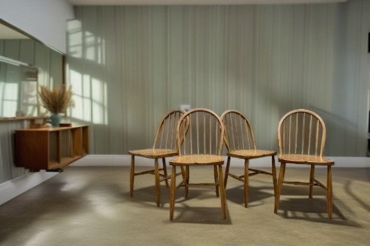 Set of 6 vintage Ercol hoop-back Windsor dining chairs, including two armchairs