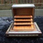 Vintage Middlen eastern inlaid Music box