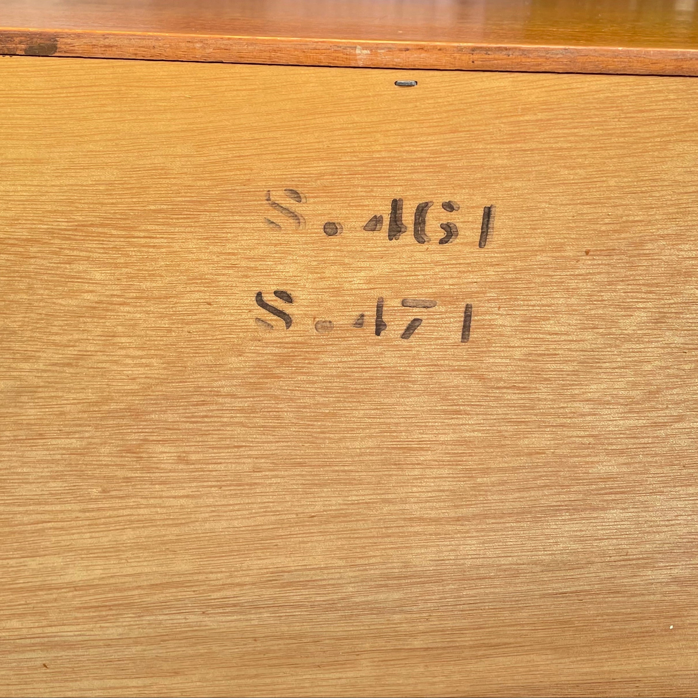 stag 3 drawer chest of drawers batch no