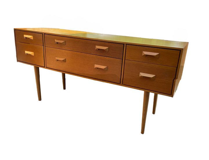 stag_dressing_table_in_teak_wood
